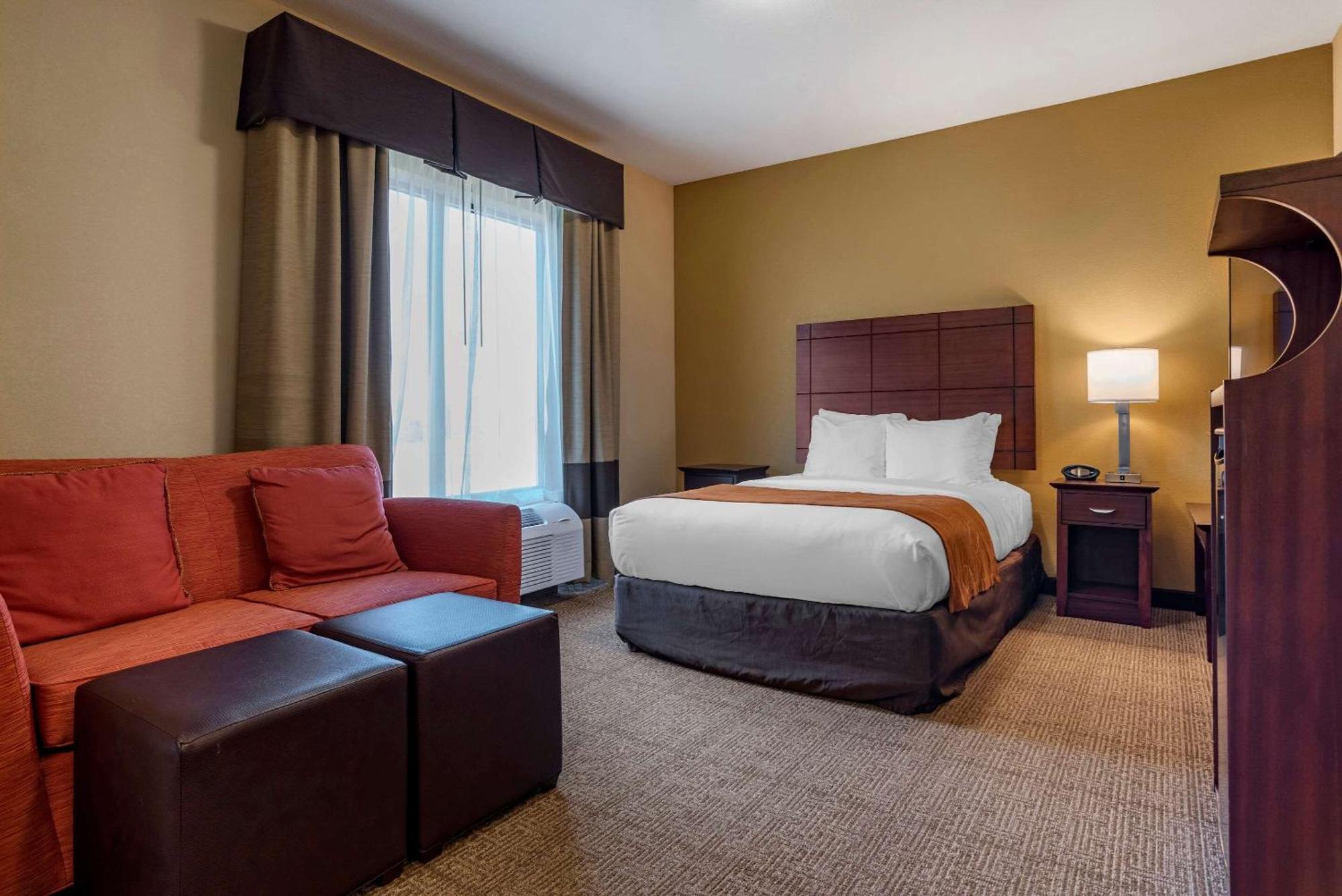 Double Suite with Two Double Beds - Accessible/Non-Smoking